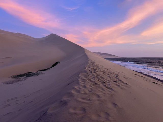 Atardecer en las dunas (Baía dos Tigres, Angola)