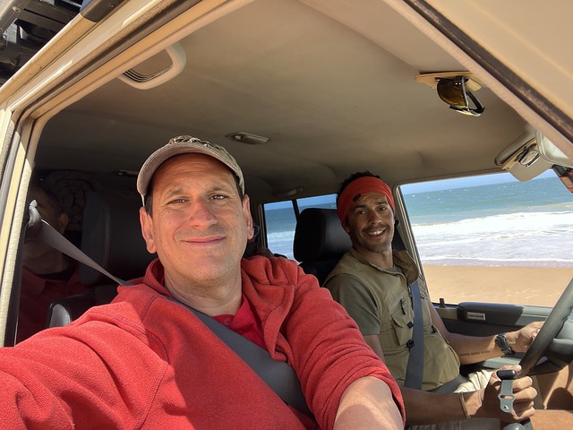Pedro Cunha al volante y Sele de copiloto en Baía dos Tigres (Angola)