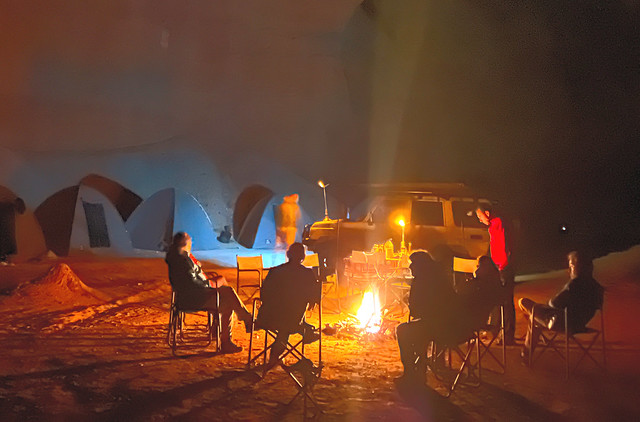 Hoguera en el campamento del Valle de Curoca (Angola)