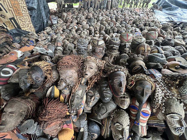 Mercado de artesanía en Luanda (Angola)