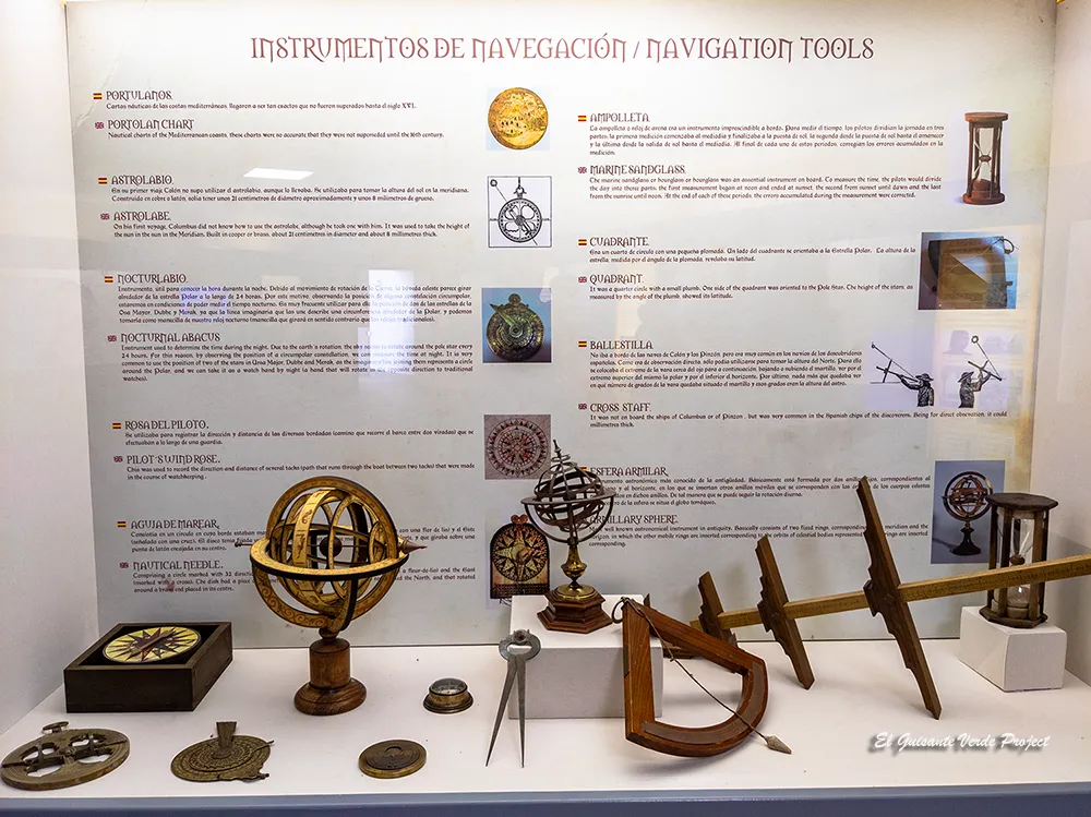 Muelle de las Carabelas, instrumentos de navegación - Huelva Muelle de las Carabelas, instrumentos de navegación - Huelva, por El Guisante Verde Project