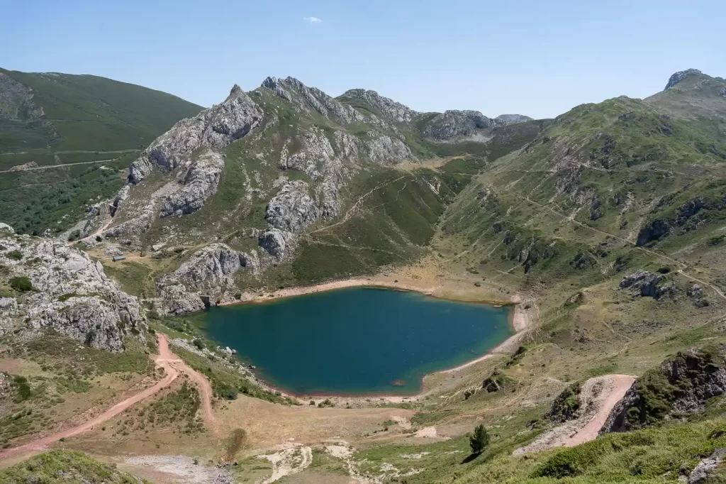 Lago de la Cueva