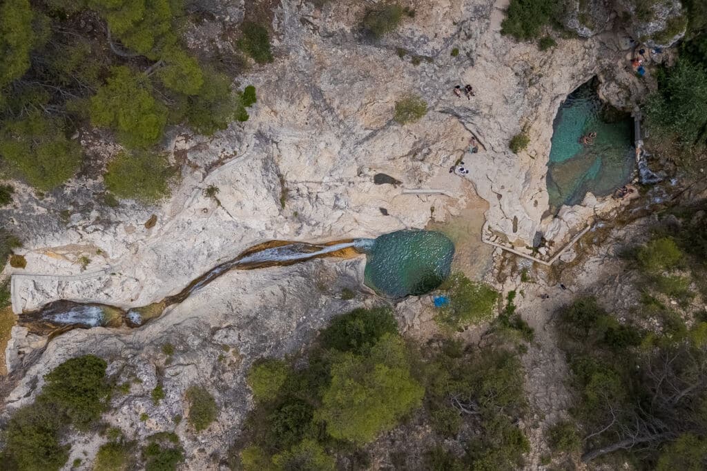 Vista aérea de las pozas termales de Somogil en Moratalla (Murcia). Por Dronie_Spain