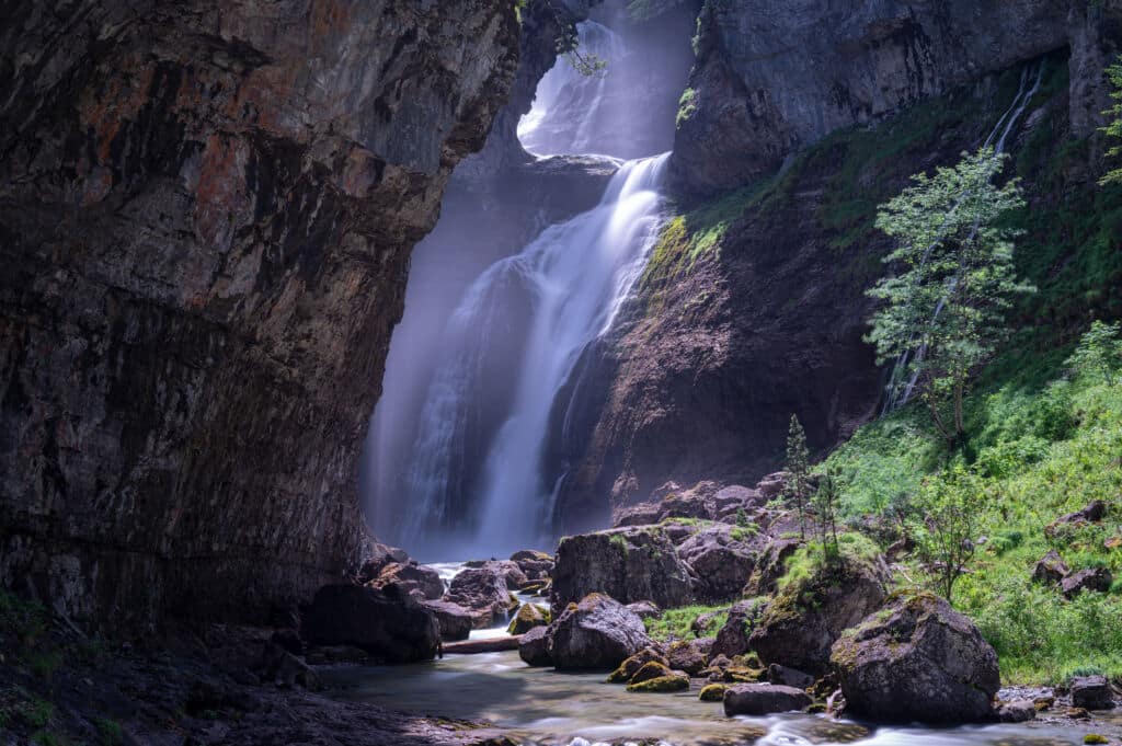 Cascada de la cueva en Torda-Ordesa. Por Wojciech Jarosz.
