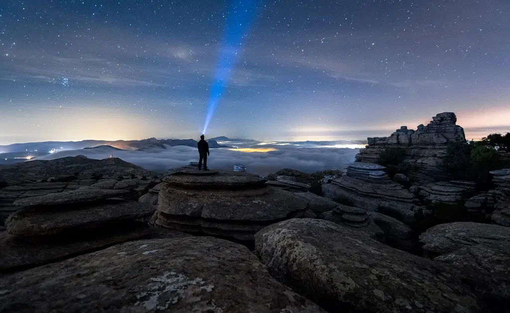 Ver las estrellas desde El Torcal de Antequera, Málaga.