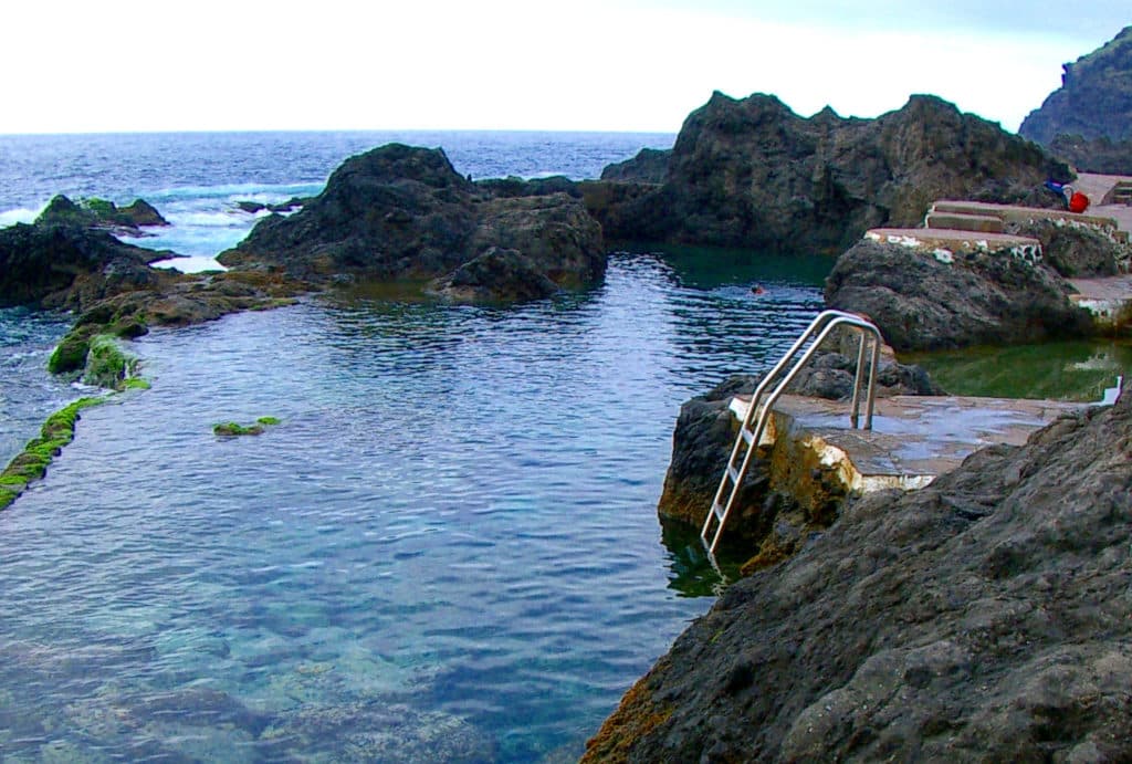 Piscina natural de El Caletón en Garachico, en Tenerife. Por angeldp