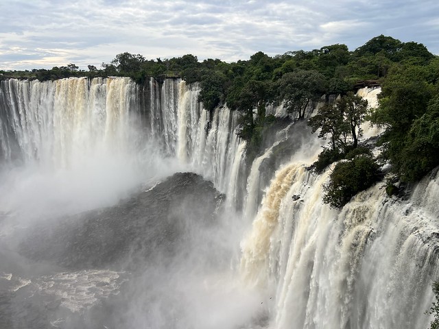 Cascadas de Kalandula, uno de los mejores sitios que ver en Angola e incluir en una ruta de viaje