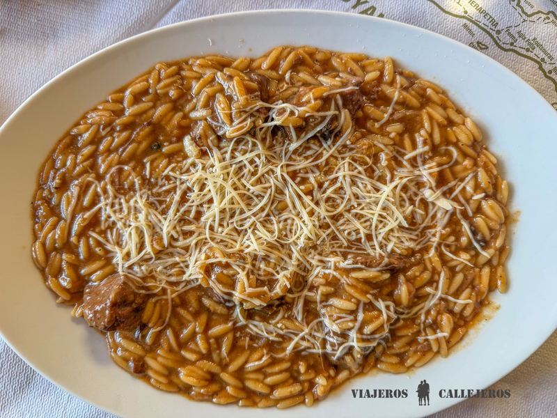 Giouvetsi, un plato de los restaurantes de Rethymno
