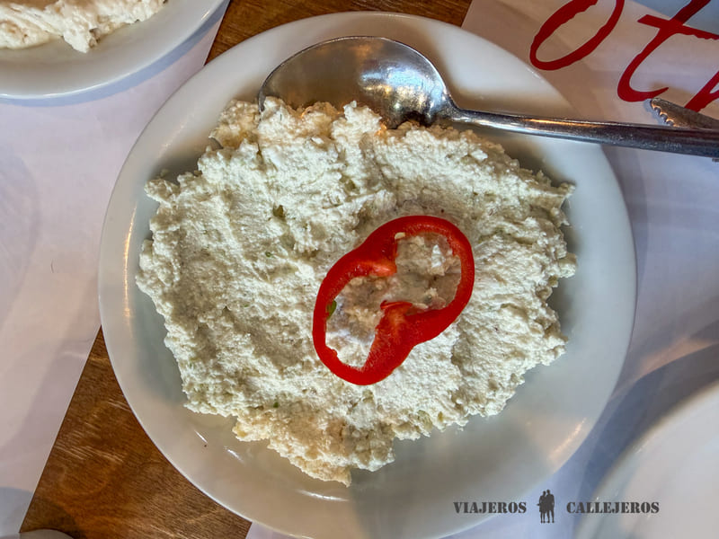 Tyrokafteri, uno de los platos que debes probar en los restaurantes donde comer en Heraclión
