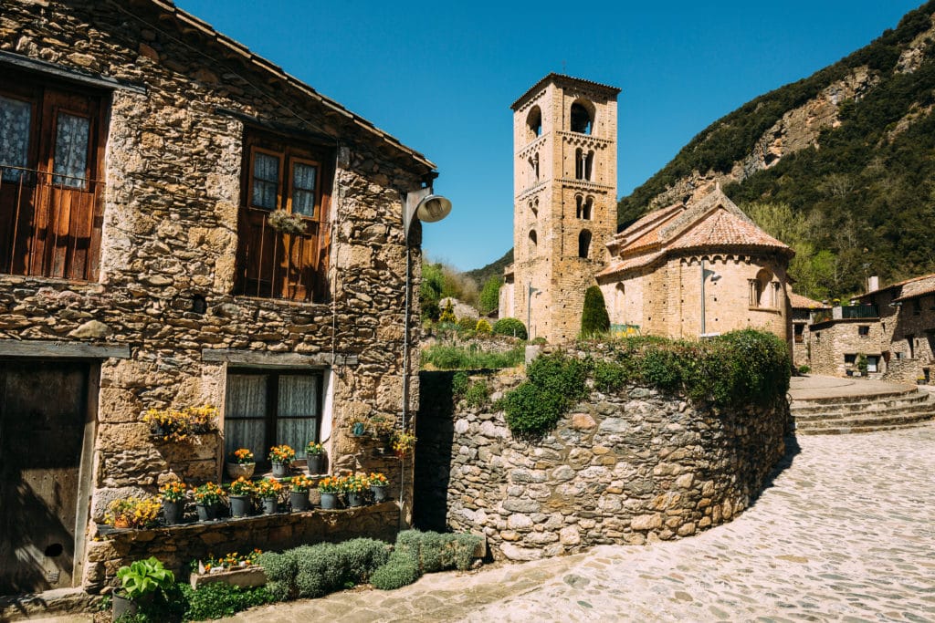 Beget, en Girona, Cataluña. Por: funkyfrogstock