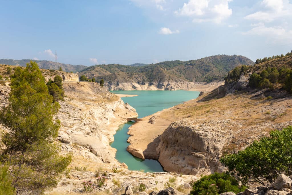 Desembocadura del río Tus en el embalse de Fuensanta (Albacete). Por wewi-creative