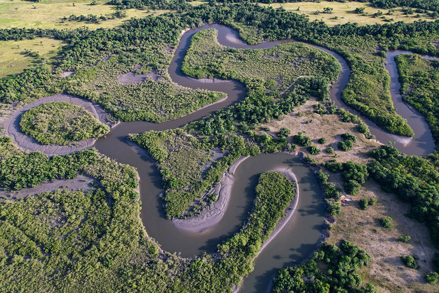 Imagen aérea de un río en las Islas Bijagós de Guinea-Bissau