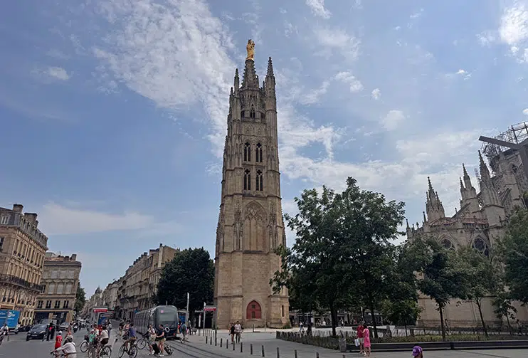 Tour Pey-Berland Burdeos