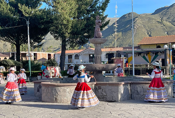 Bailes regionales en los pueblos del valle del Colca